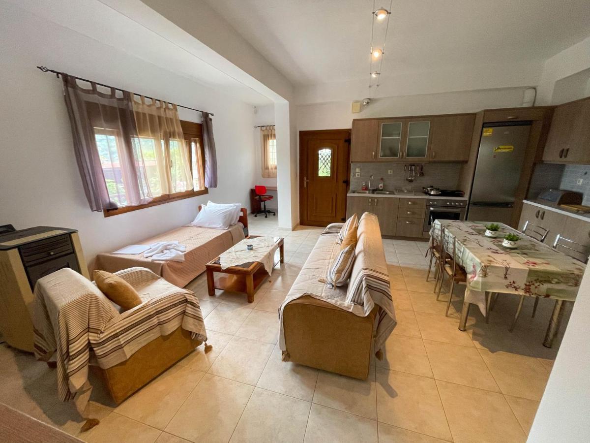 Efi'S Guest House Áyios Dhimítrios Eksteriør billede