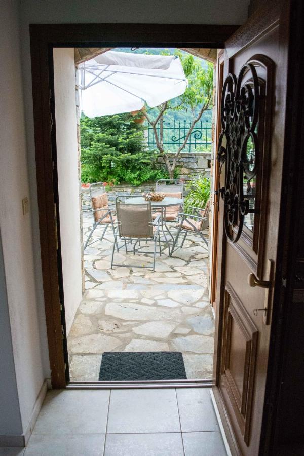 Efi'S Guest House Áyios Dhimítrios Eksteriør billede