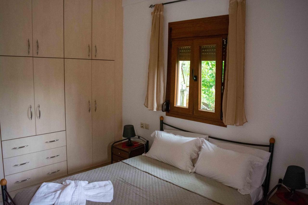 Efi'S Guest House Áyios Dhimítrios Eksteriør billede